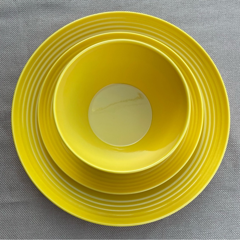 Melange 18-Piece Melamine “Solids Collection” Dinnerware Set - Yellow - Picture 2 of 5